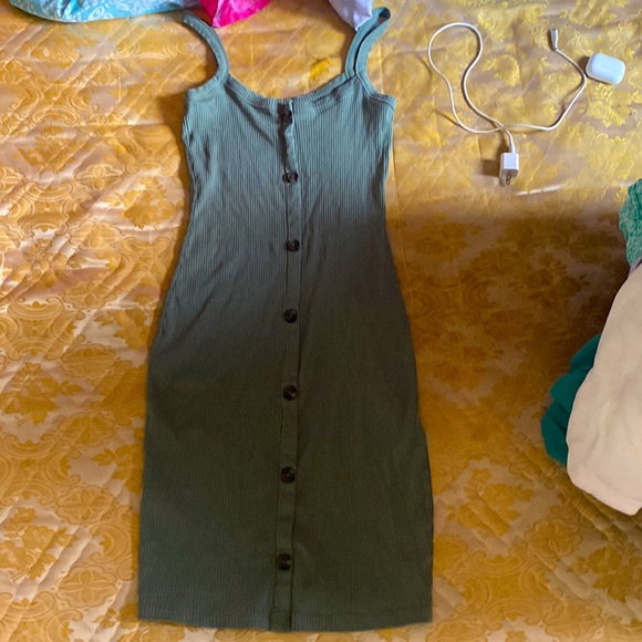 Dresses & Skirts - Rose verte kaki taille médium